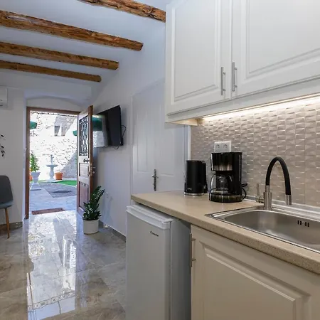 Volto * Corfu (city)